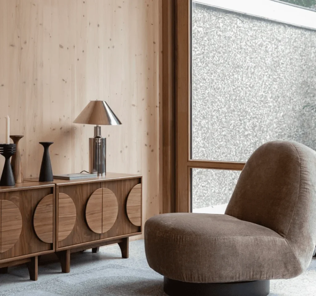 Mobilier en manguier foncé