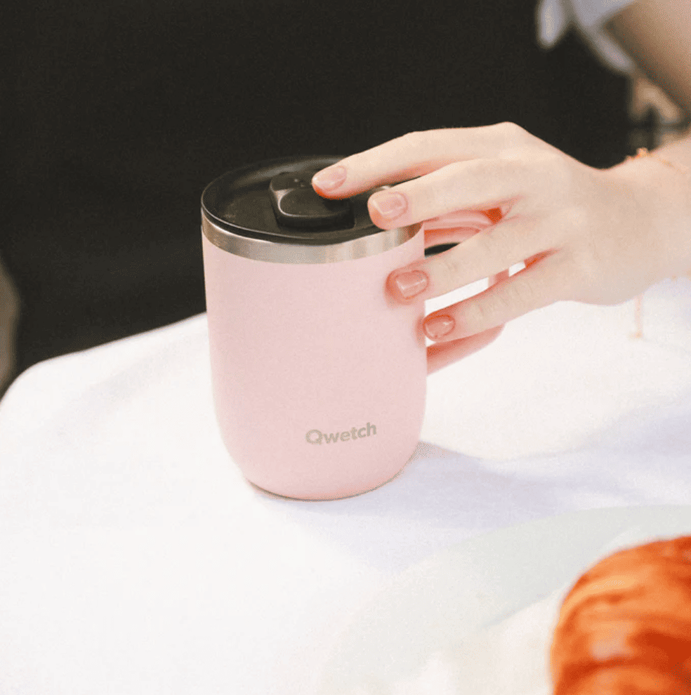 Mug isotherme rose avec anse