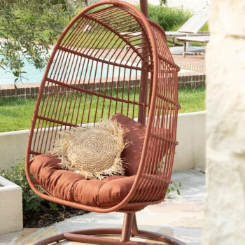 Chaise suspendu en rotin couleur Terracota