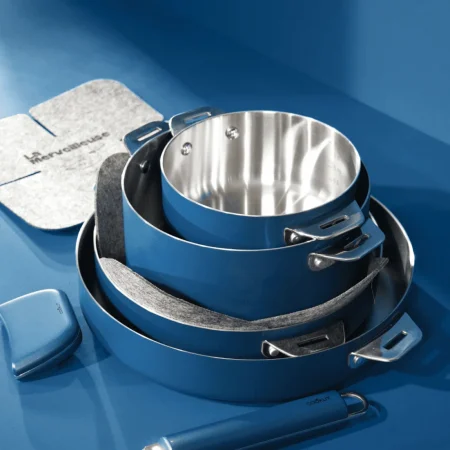Ensemble de poêle et casserole en inox bleu