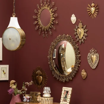 Miroir murale et ex-voto doré
