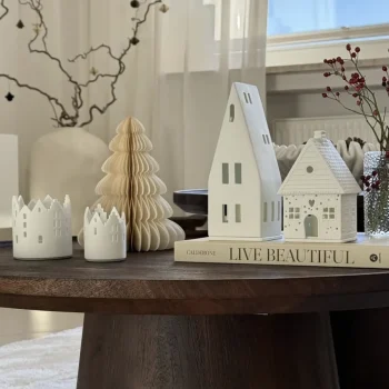Maison en porcelaine blanche