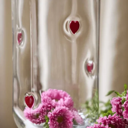 Vase transparent avec des motif coeur
