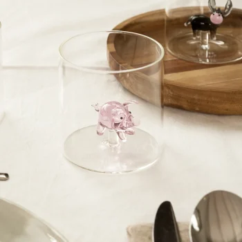 verre-avec-figurine-a-l-intérieur