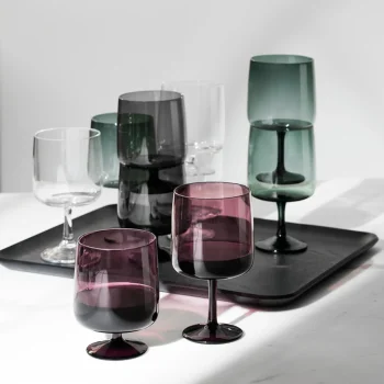verre-sur-pied-coloré-dumé
